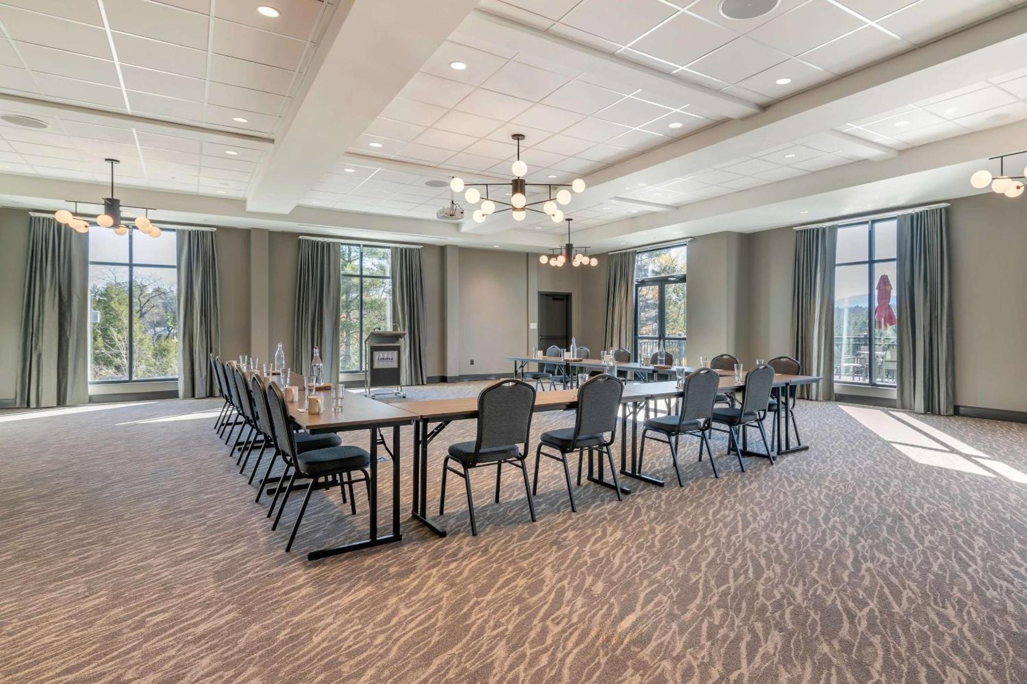 Cambria Hotel Lake Placid - Lakeside Resort Exterior foto