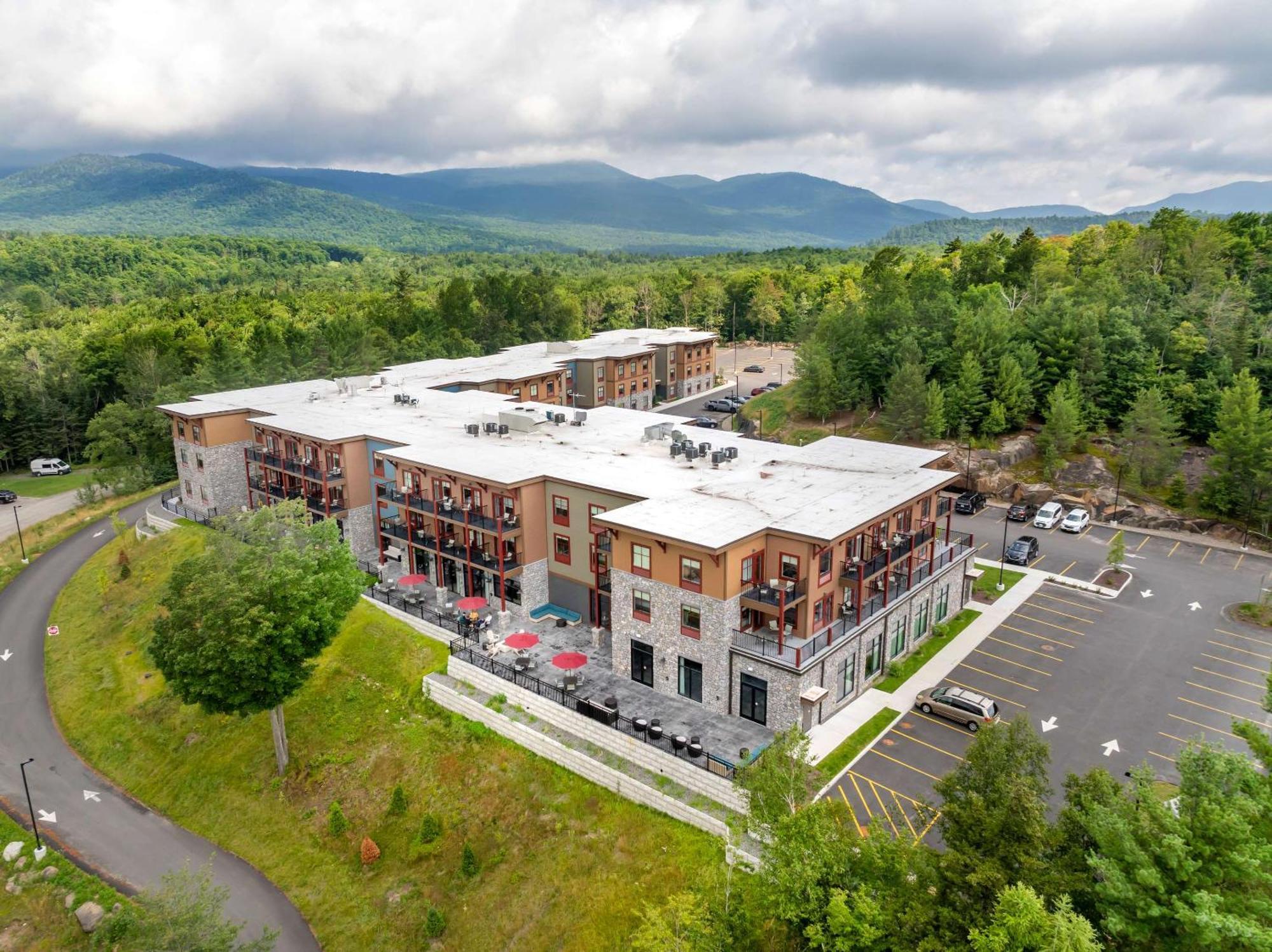 Cambria Hotel Lake Placid - Lakeside Resort Exterior foto
