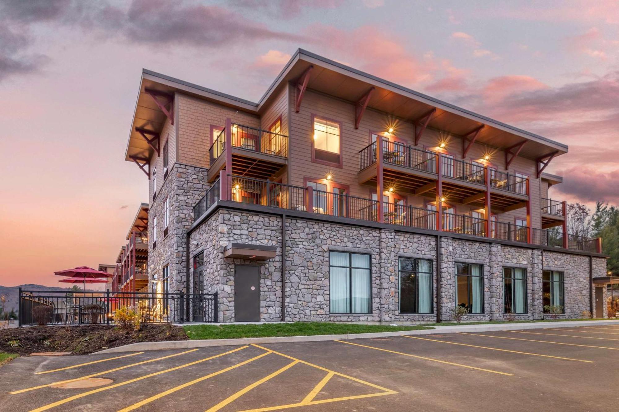 Cambria Hotel Lake Placid - Lakeside Resort Exterior foto