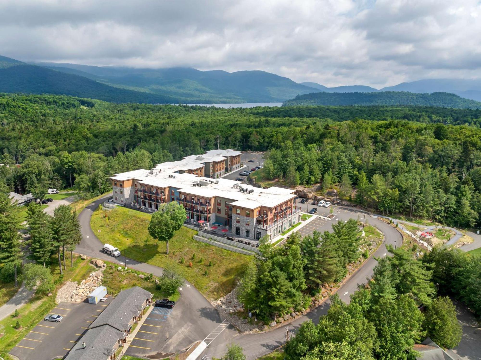 Cambria Hotel Lake Placid - Lakeside Resort Exterior foto
